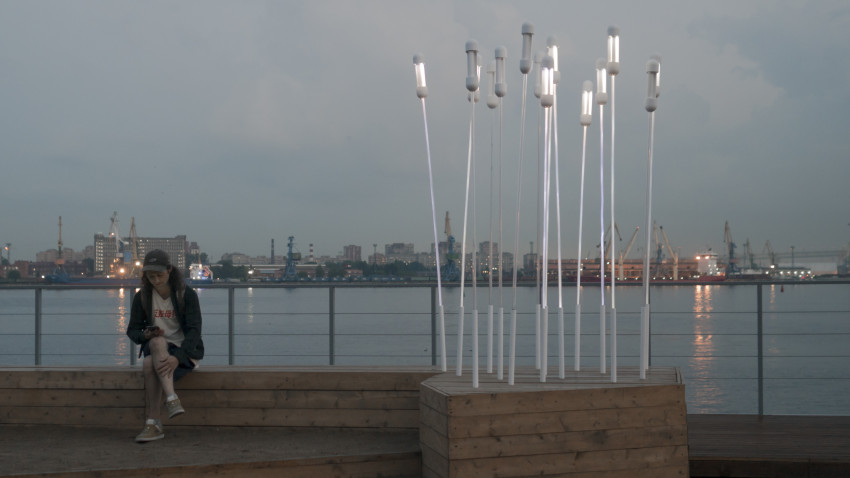 Reeds – kinetic light installation by VOLNA