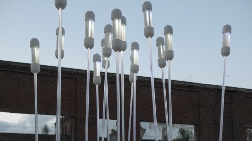 Reeds – kinetic light installation by VOLNA